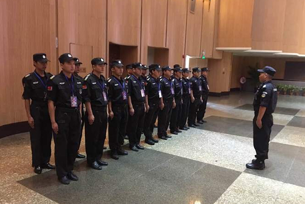 武漢大型商場(chǎng)保安服務(wù)客戶溝通：糾紛調(diào)解與情緒管理的標(biāo)準(zhǔn)化話術(shù)